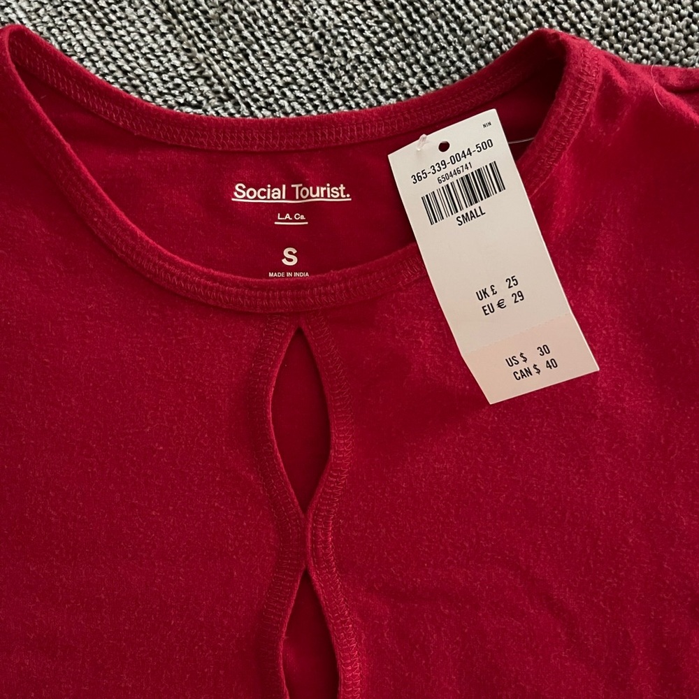 Red Long Sleeve Crop Top - Picture 2 of 3